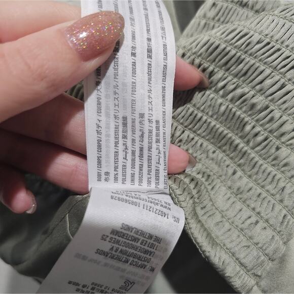 Abercrombie & Fitch Sage Satin Crop Tank - Picture 8 of 9